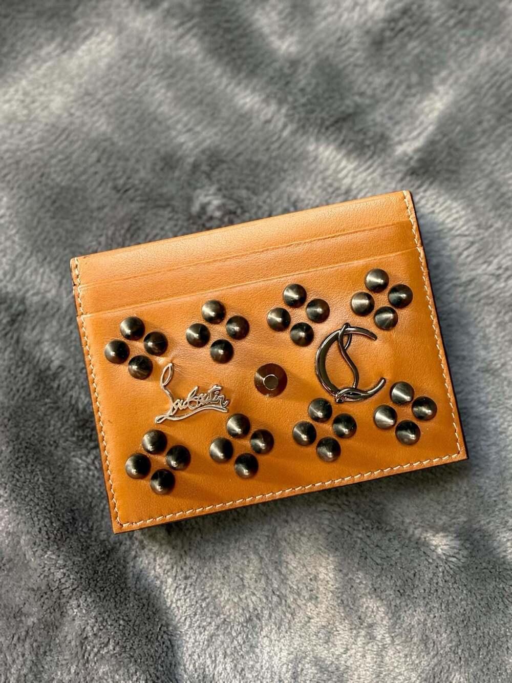 Christian Louboutin Kios Loubinthesky Spiked Leather Card Holder - Tan